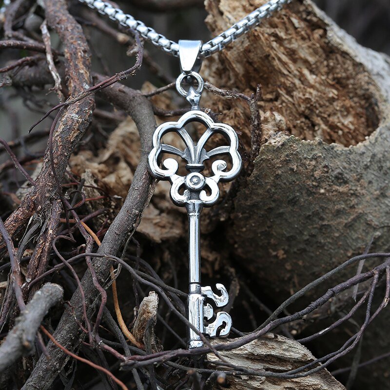 Gothic Antique Key Pendant - Chrome Cult