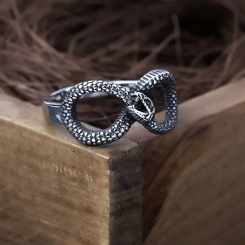 Infinity Snake Ring - Chrome Cult