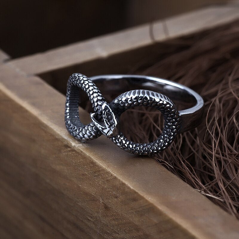 Infinity Snake Ring - Chrome Cult