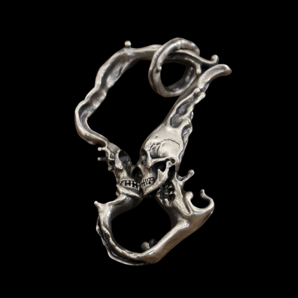 Skull Love Kiss Pendant - Chrome Cult