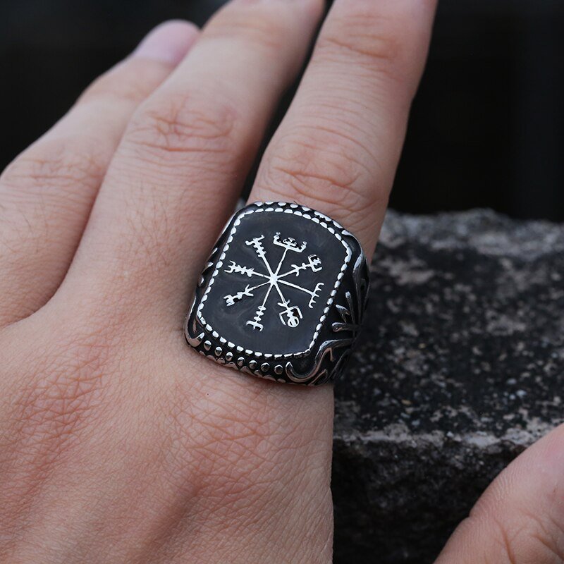 Vintage Vegvisir Black Epoxy Ring - Chrome Cult