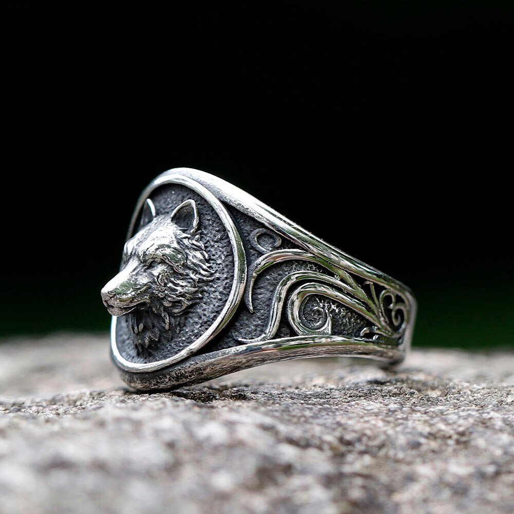 Vintage Wolf Ring - Chrome Cult
