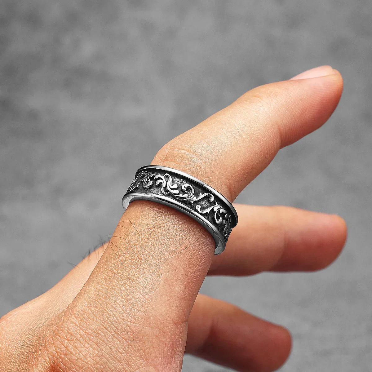 Thornscript Ring