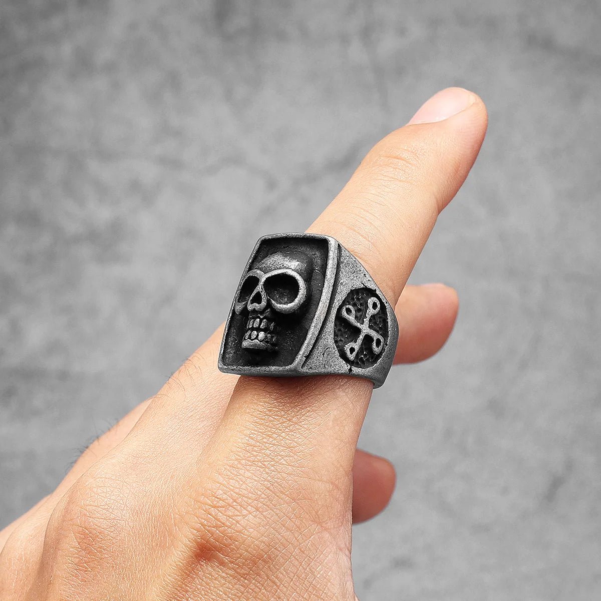Grave Oath Skull Ring – 316L Stainless Steel Gothic Jewelry by Chrome Cult