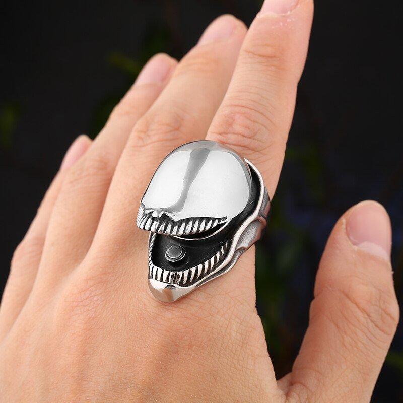 AVP Alien Predator Ring - Chrome Cult