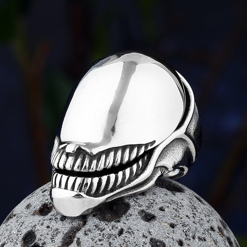 AVP Alien Predator Ring - Chrome Cult