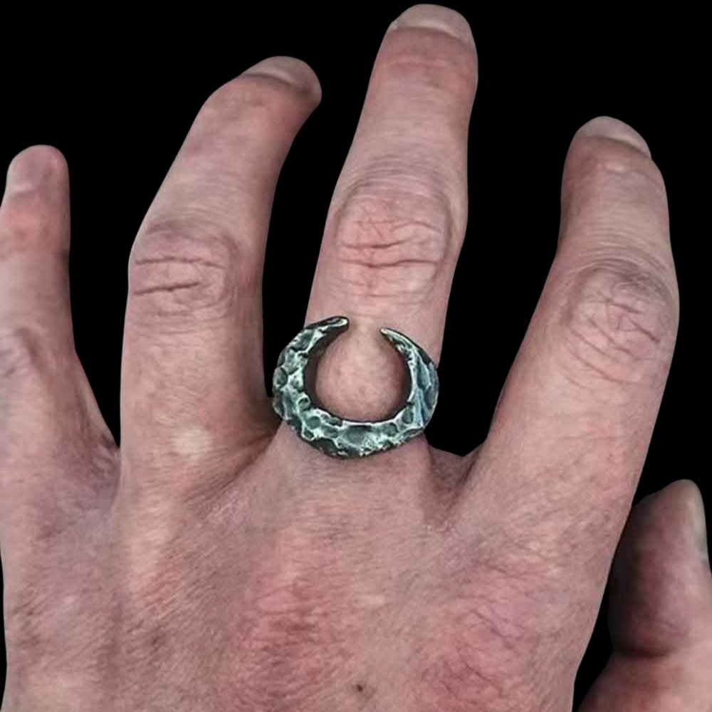 Crescent Moon Ring - Chrome Cult