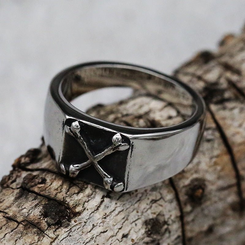 Crossbones Ring