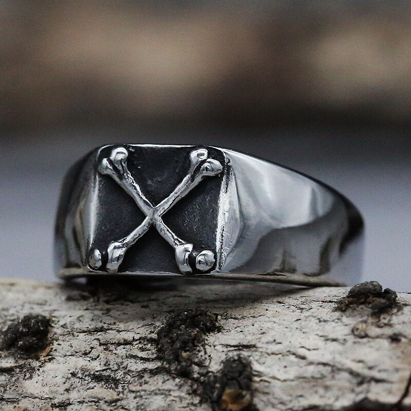 Crossbones Ring