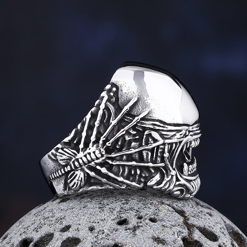 Cyberpunk Skull Head Ring - Chrome Cult