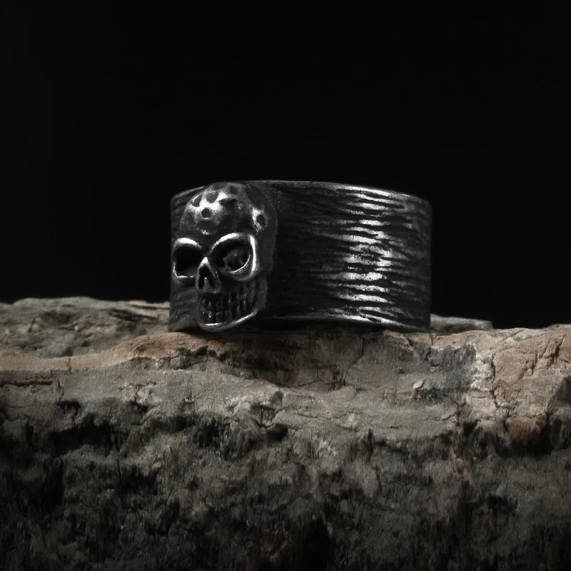 Gothic Skull Ring - Chrome Cult