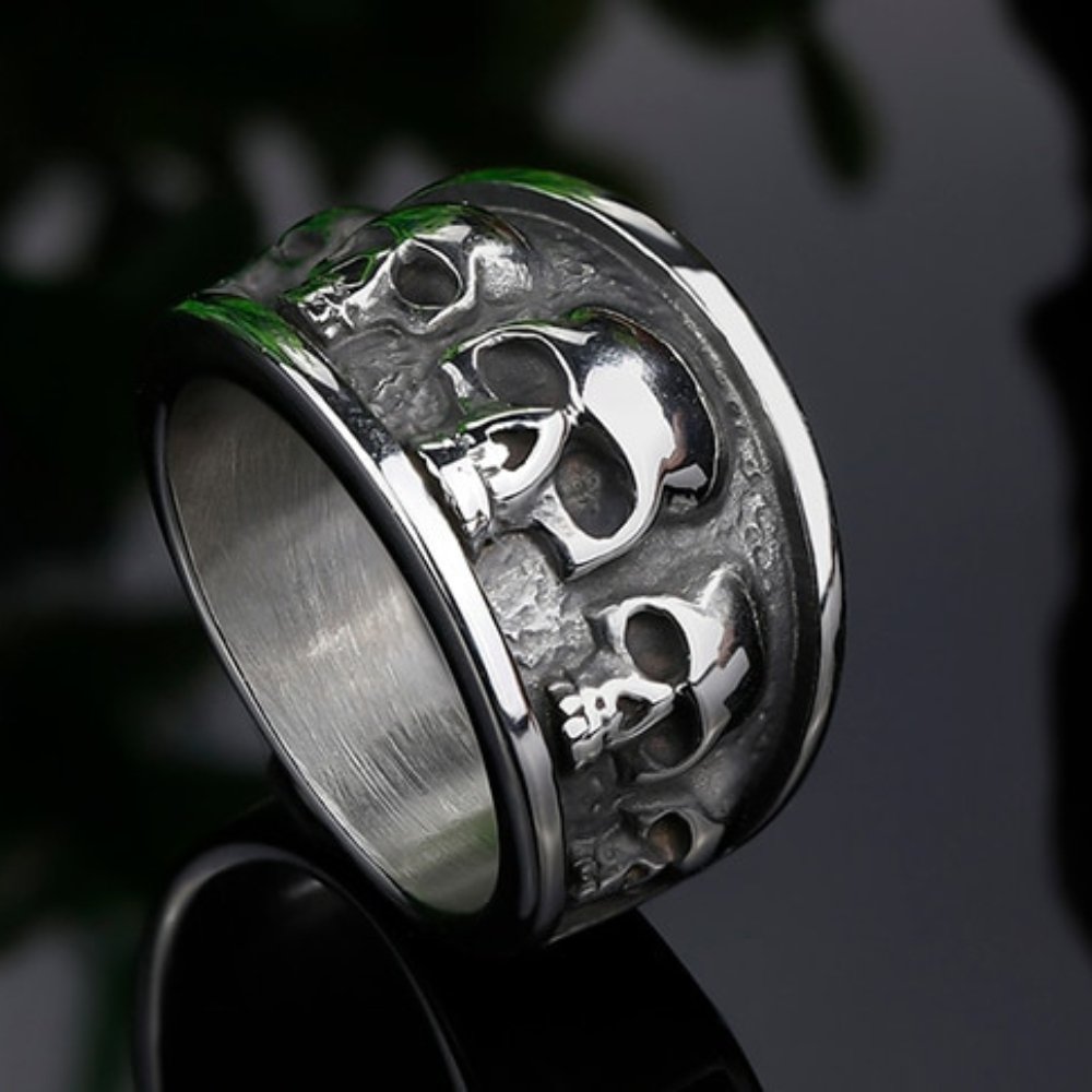 Lost Skulls Eternity Ring - Chrome Cult