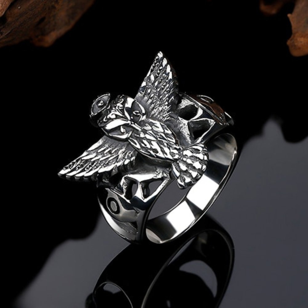 Magic Eye Owl Ring - Chrome Cult