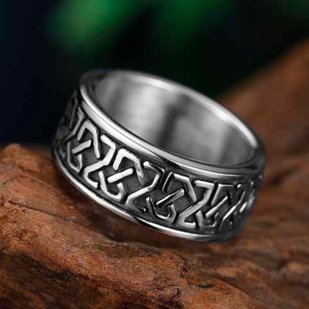 Sailor Celtic Knot Eternity Ring - Chrome Cult