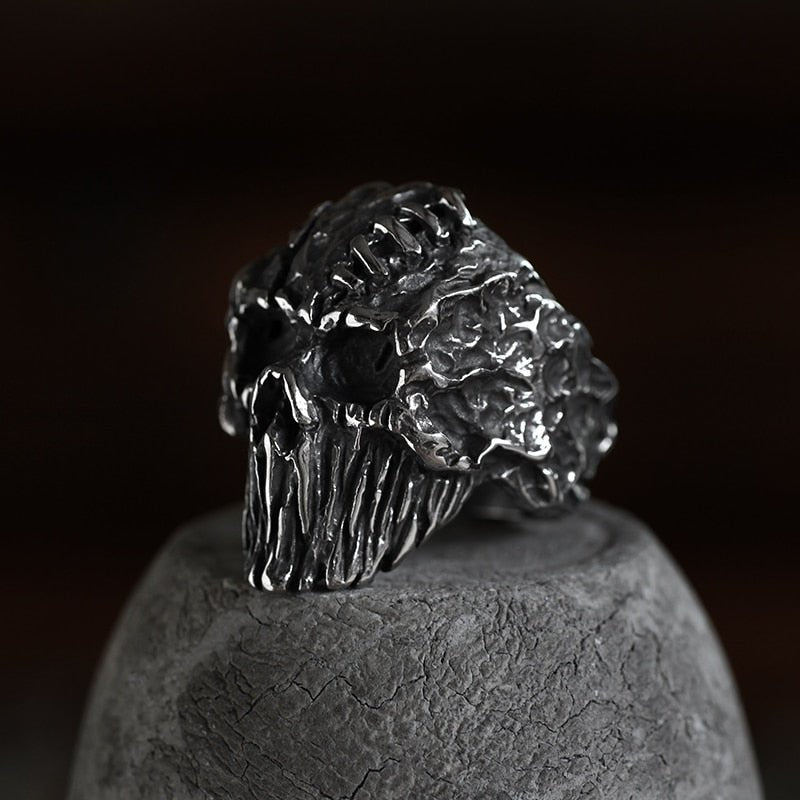 Scar Crack Skull Ring - Chrome Cult