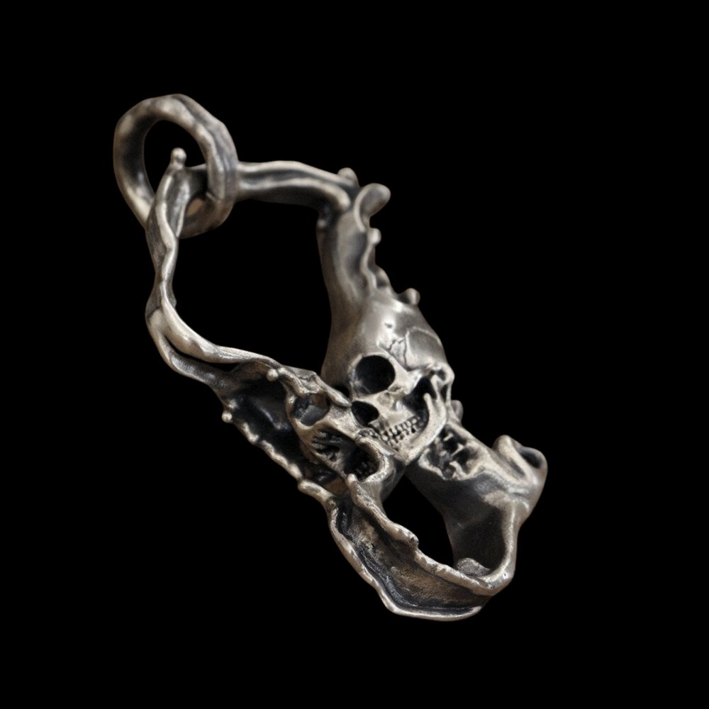 Skull Love Kiss Pendant - Chrome Cult