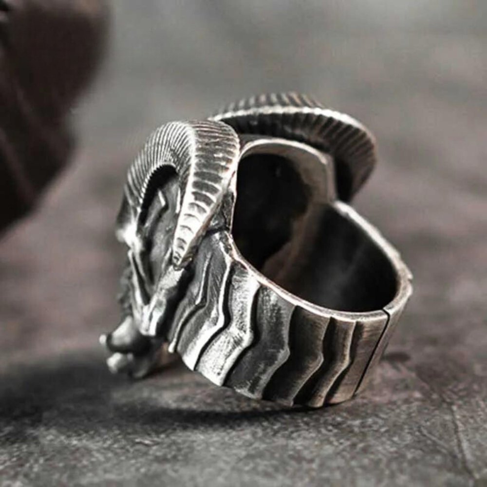 Skull Of The Baphomet Ring - Chrome Cult