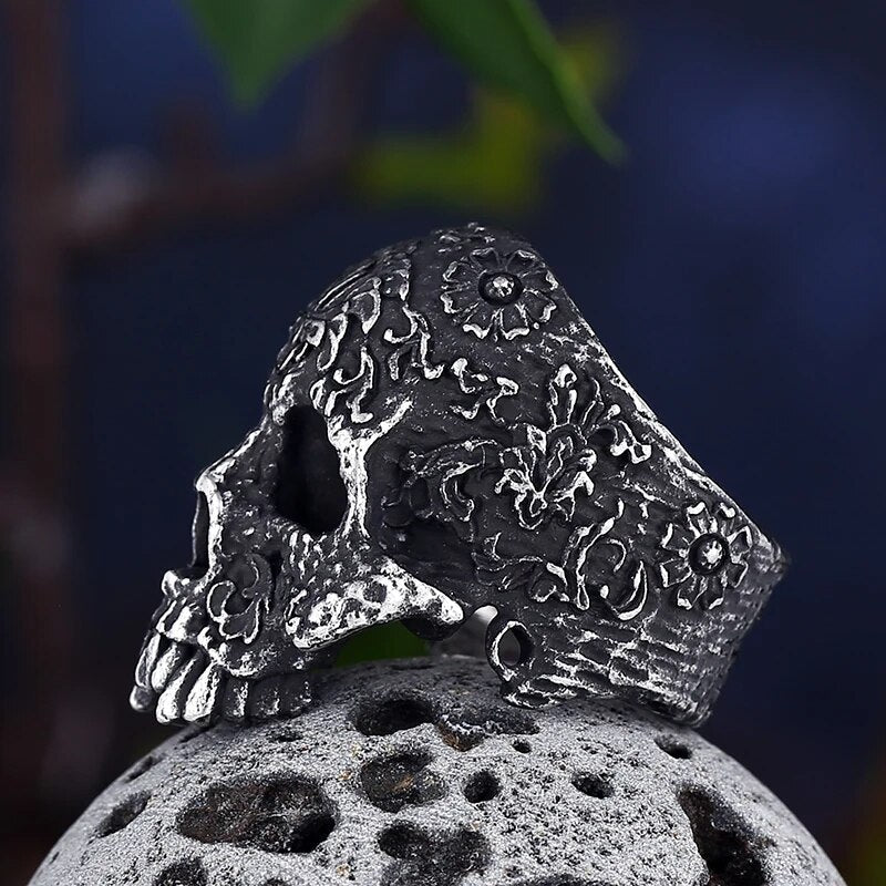 The Black Pearl Skull Ring - Chrome Cult