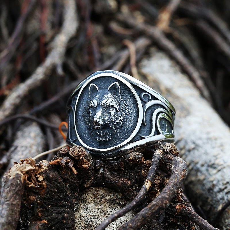 Vintage Wolf Ring - Chrome Cult