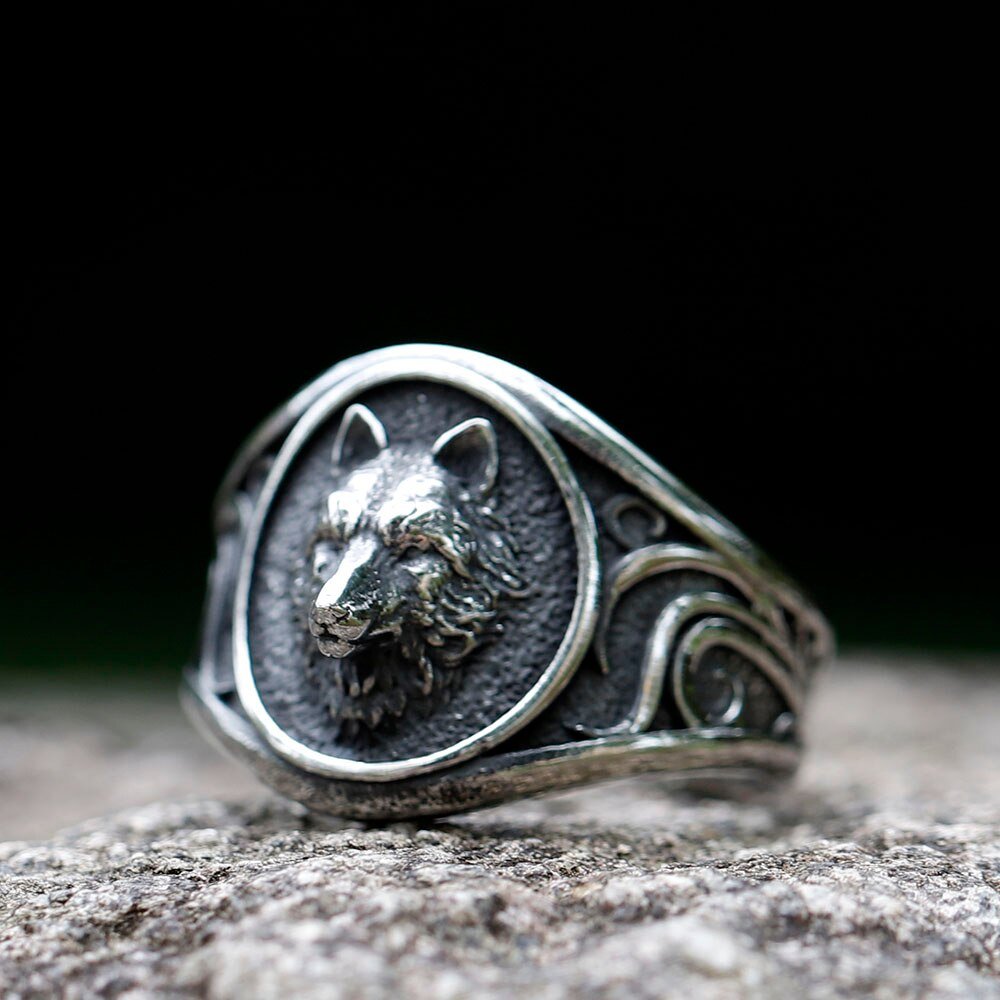 Vintage Wolf Ring - Chrome Cult