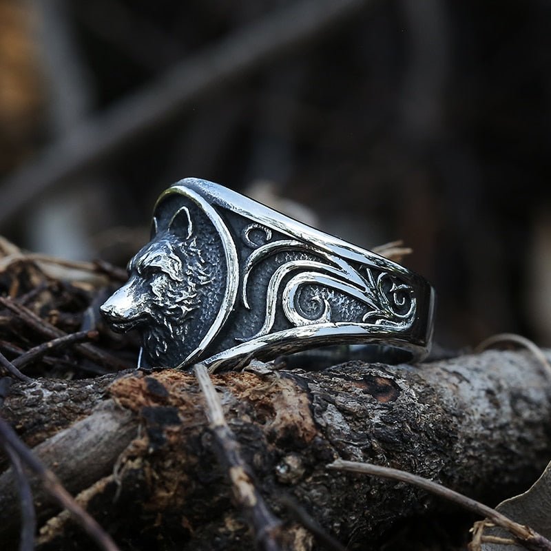 Vintage Wolf Ring - Chrome Cult